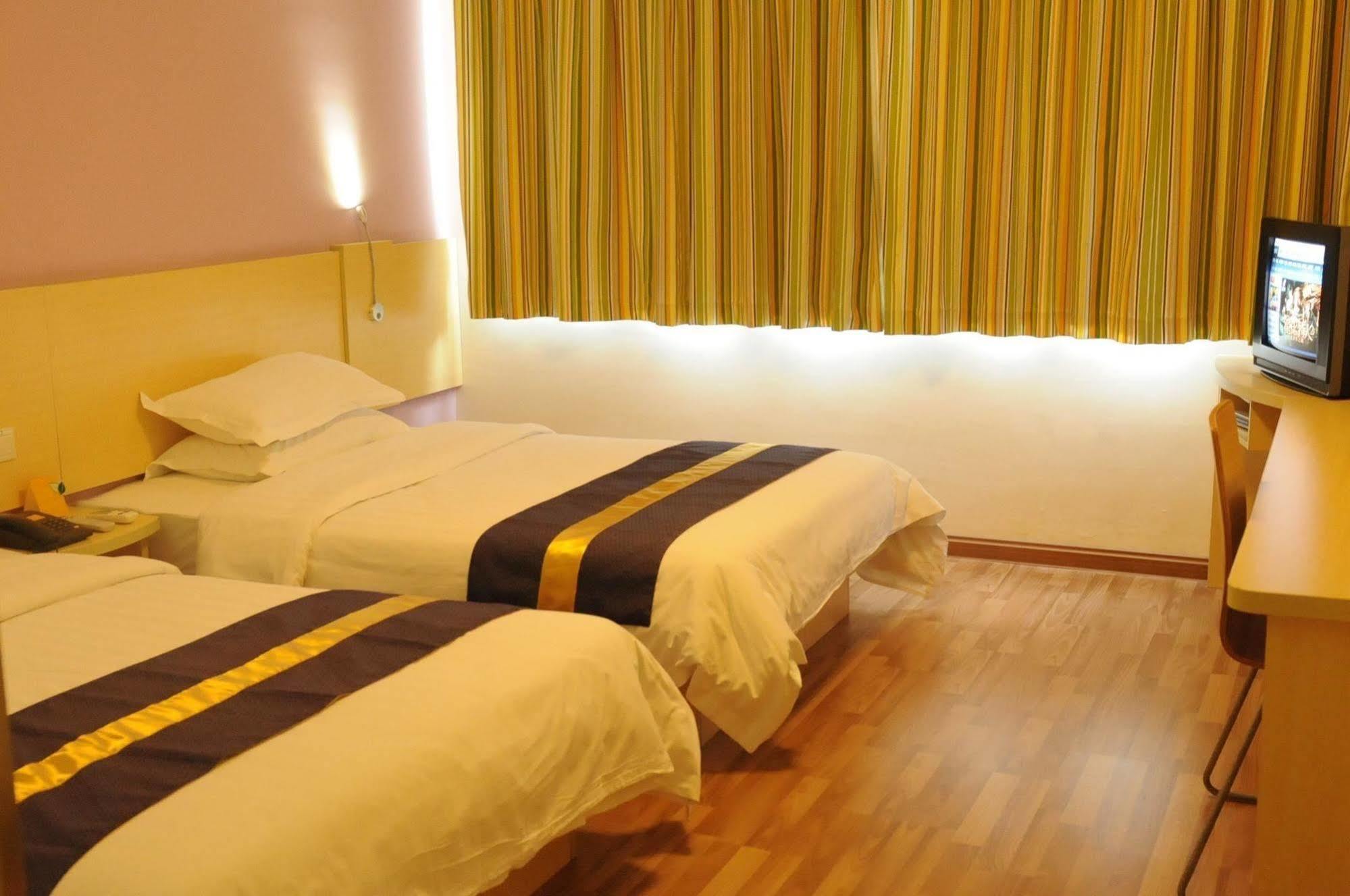 Yuanman Hotel Huizhou Yongwang Plaza Exterior photo